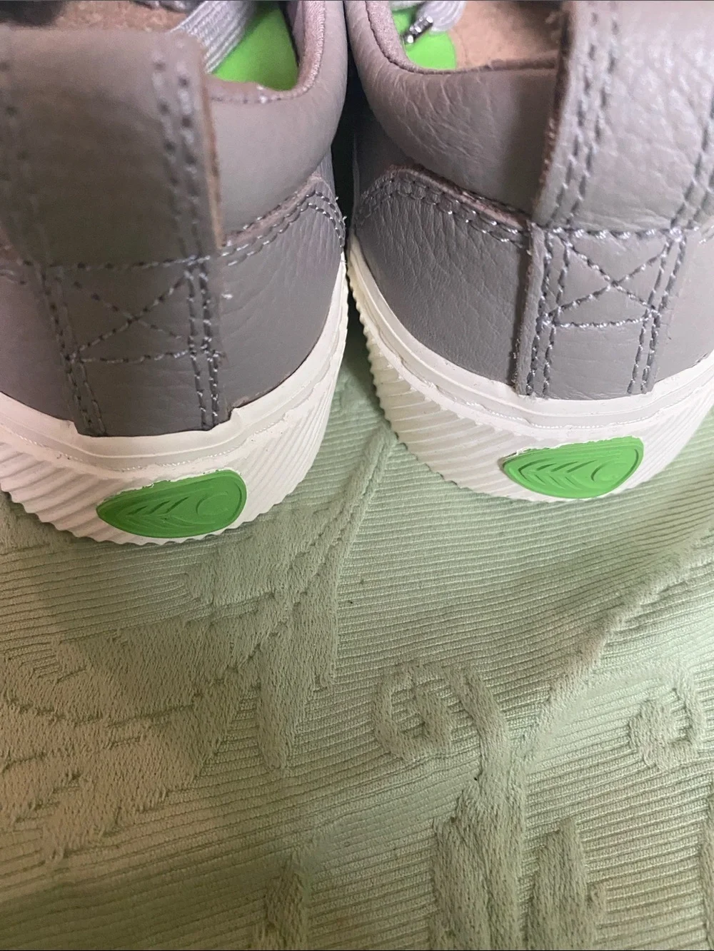 Cariuma Grey Low-Top Sneakers with Lime Green Insoles